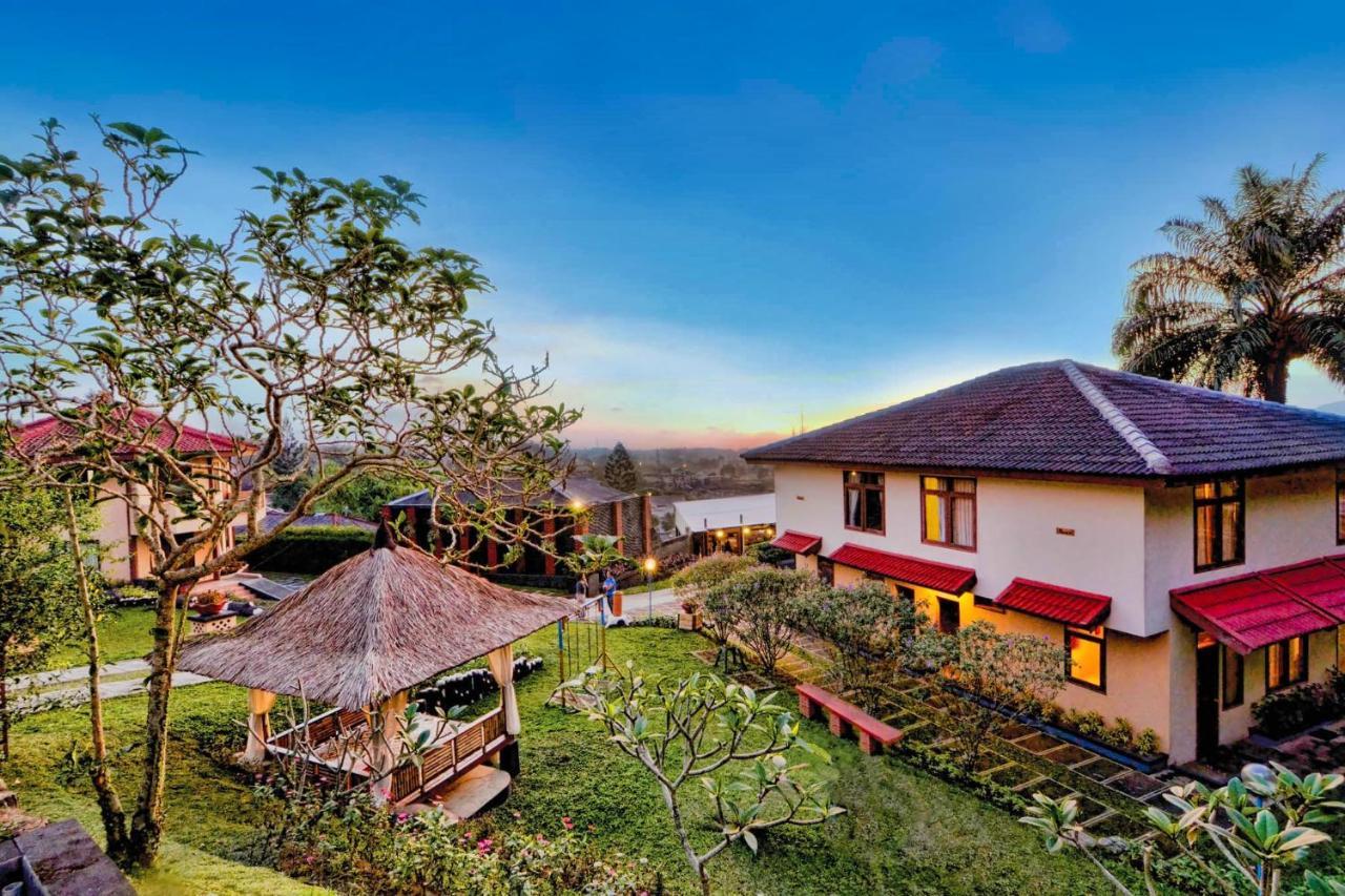 The Jayakarta Cisarua Hotel Puncak Buitenkant foto