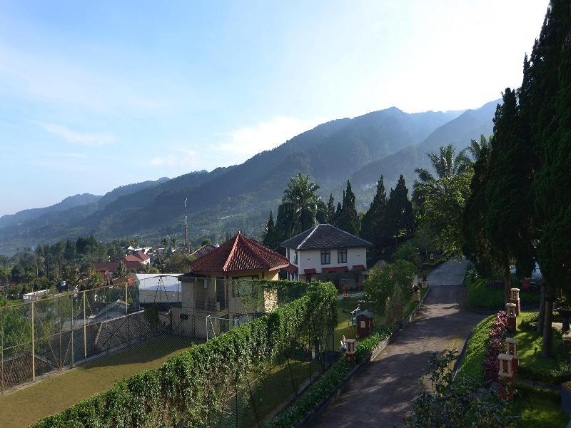 The Jayakarta Cisarua Hotel Puncak Buitenkant foto